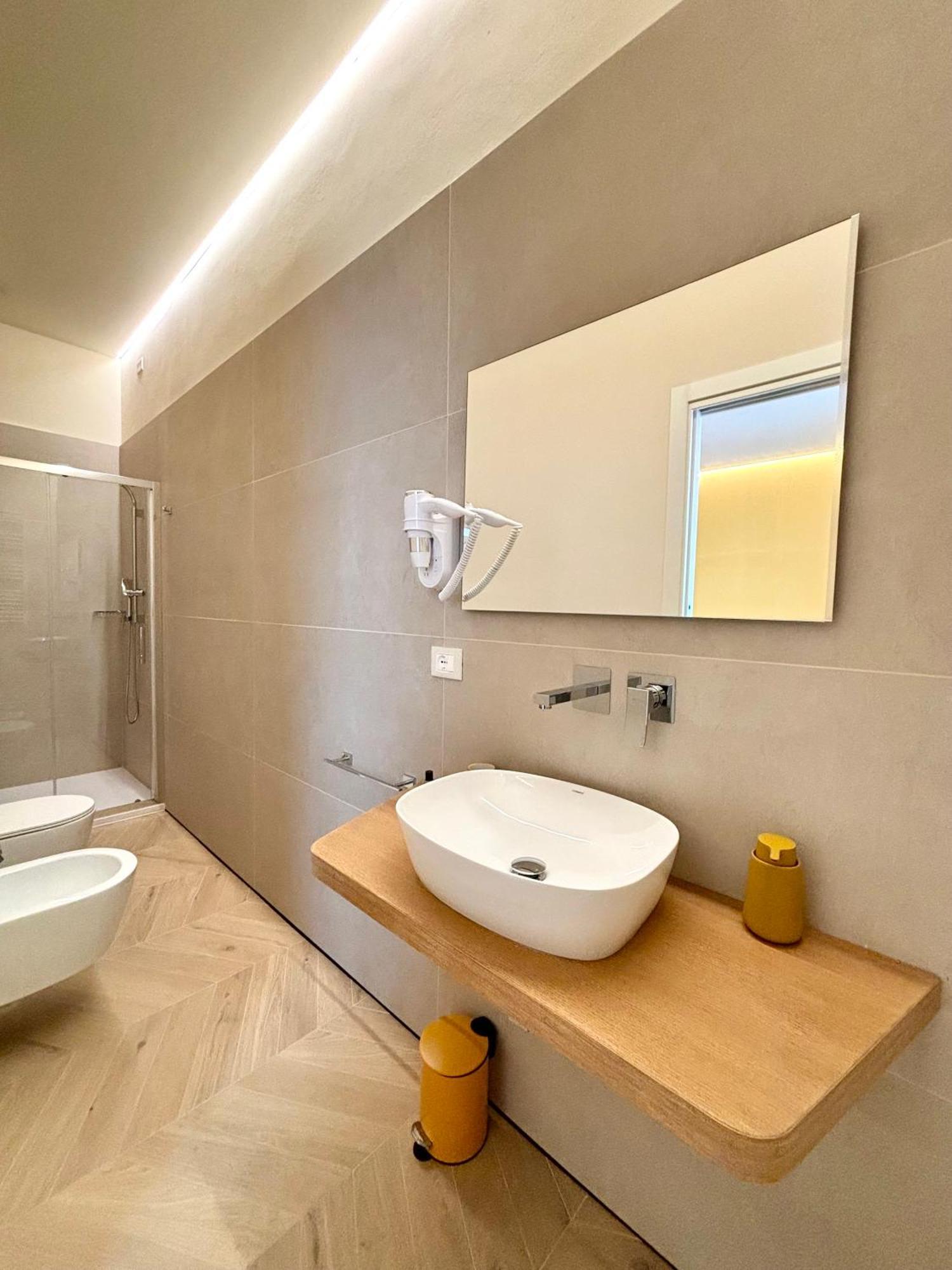 Reno Suite Bologna Esterno foto